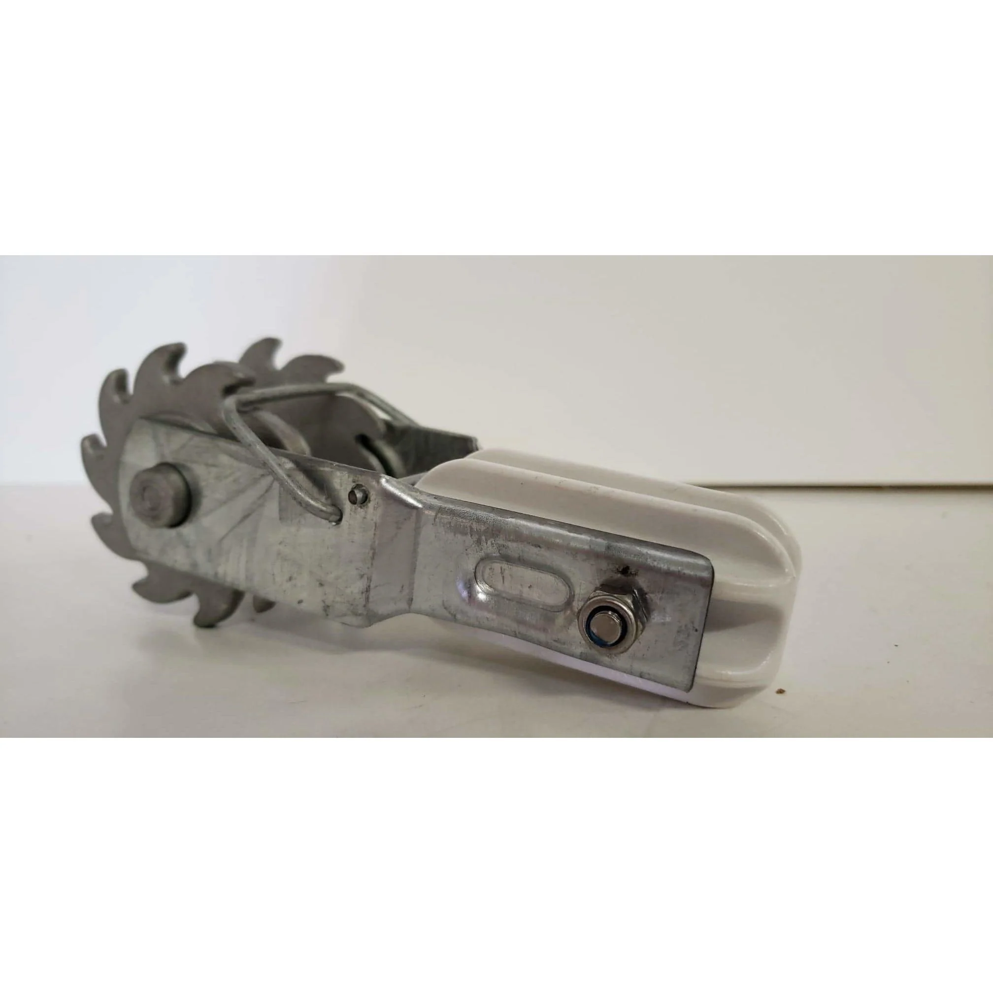 Powerflex Strainer with End Strain Insulator - Image 2