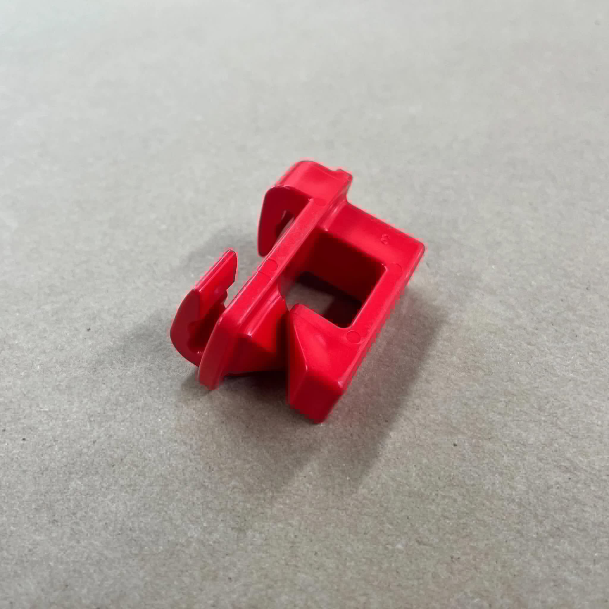 Strainrite Rod Post Clips